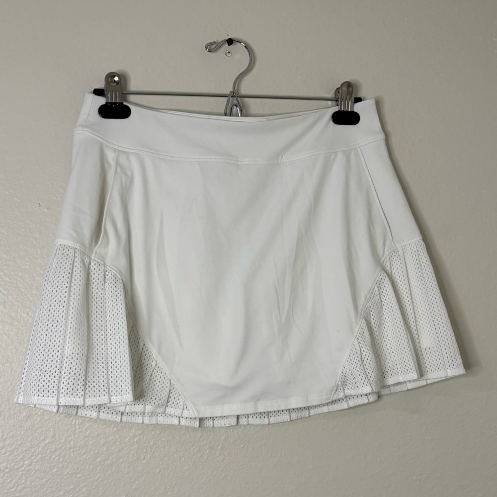 Under Armour Women White Golf Tucked Pleated Active Skort - Picture 9 of 10